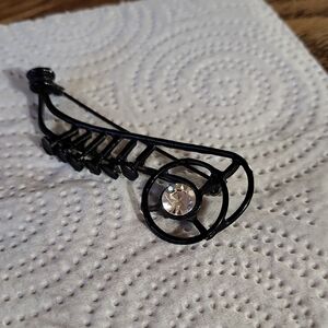 Saxophone Black Wire Pin with Clear Stone